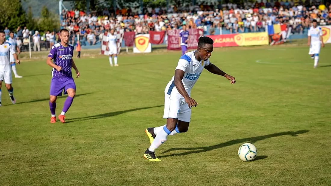 Samson Nwabueze se pregătește cu altă echipă după plecarea de la Turris Oltul. Fundașul nigerian așteaptă însă oferte noi: ”Mai vreau să joc în Liga a 2-a sau chiar în Liga 1. Cred că aș face față”