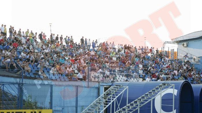 Pițurcă și-a intrat în rol!** După 20 de minute, fanii au fost rugați să părăsească stadionul!
