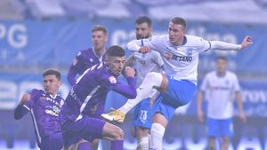 Universitatea Craiova - FC Argeș 1-1. Meci nebun cu două goluri, trei bare și un jucător eliminat. Oltenii au cerut un penalty