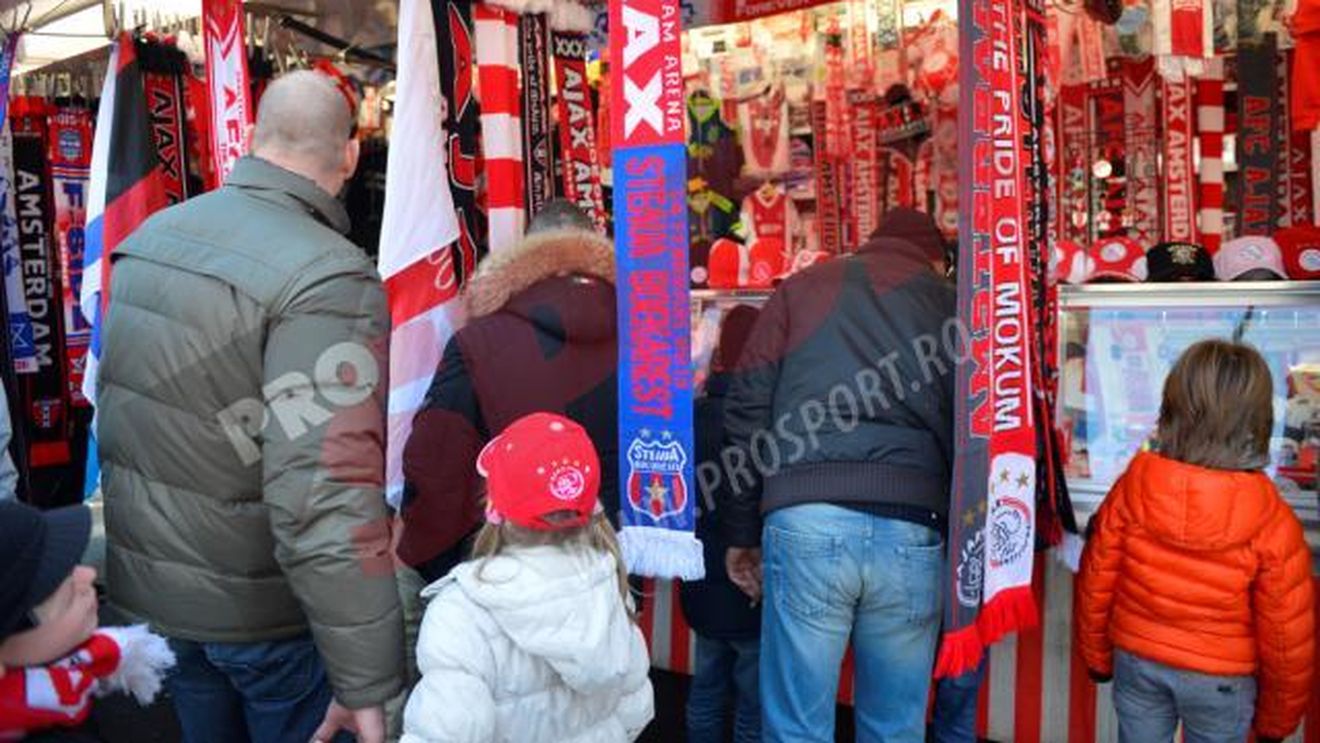 Cu gândul la Steaua!** Ajax, ținută în șah acasă. FOTO EXCLUSIV Olandezii au  pus deja în vânzare fularele pentru meciul cu Reghe&co