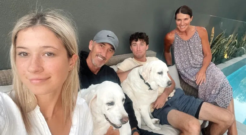 Darren Cahill are o adevărată comoară acasă! Fostul mentor al Simonei Halep, imagine inedită alături de întreaga familie: cât de mari sunt copiii antrenorului australian | FOTO