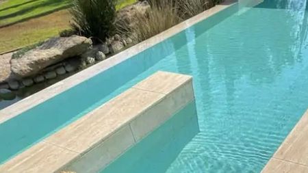 A plătit 10.000.000 de euro pentru vila din capitala țării. „Bijuteria” are o piscină de-o frumusețe rară