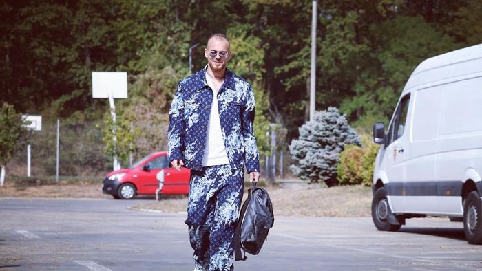 Fostul fotbalist de la Inter și AC Milan, mesaj pentru Denis Alibec după ce l-a văzut îmbrăcat într-o "pijama" de peste 3.000 de euro: "Să moară, să facă, să dreagă"