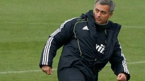 Mourinho, trădat de fiul său? Asta e cea mai tare știre** publicată în Spania de "ziua păcălelilor"!