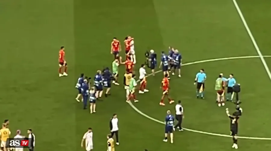 Toni Kroos, consolat de Nacho, Carvajal și Joselu. SURSA FOTO: CAPTURĂ VIDEO AS.COM
