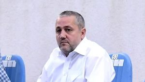 Demiterea lui Gică Craioveanu de la Universitatea Craiova naște dezvăluiri incredibile. Mihai Rotaru „își pregătește plecarea” din fruntea clubului, iar fuziunea cu echipa lui Adrian Mititelu ar fi cât se poate de reală: „Astea sunt informațiile mele! Autoritățile locale vor o singură echipă” | EXCLUSIV