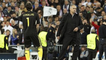A plecat victima, urmează călăul?** Bombă cu ceas în vestiarul Realului: jucătorii nu-l mai vor pe Mourinho! În fața cui a îngenuncheat de fapt 'Specialul'