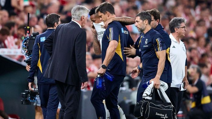 O nouă lovitură pentru Real Madrid, după accidentarea lui Thibaut Courtois! Anunțul lui Fabrizio Romano îi dă fiori lui Carlo Ancelotti: un titular ratează tot anul