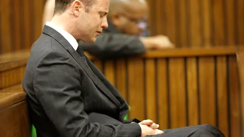 Pe numele lui Oscar Pistorius s-a emis un mandat de arestare. Atletul riscă cel puțin 15 ani de închisoare