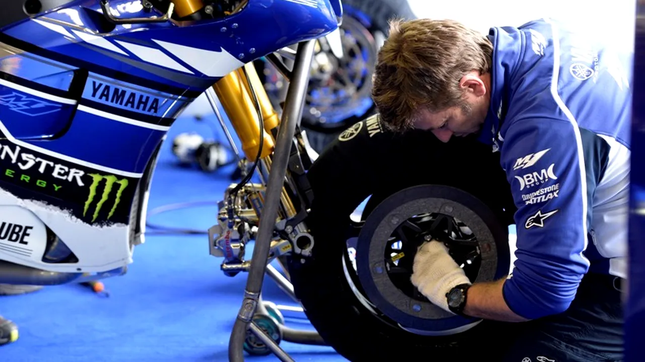 Bridgestone se retrage din MotoGP la finalul lui 2015. Dorna organizează o licitație pentru a stabili viitorul furnizor de cauciucuri