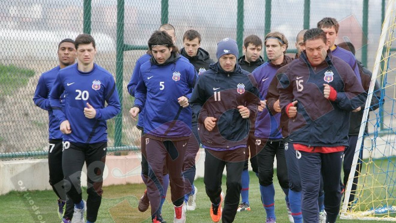 O nouă explicație pentru accidentările care îi bântuie pe steliști:** "Un jucător deștept știe cât să se antreneze" FOTO Antrenamentul de azi al Stelei