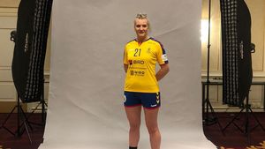 Tricolorele au avut ședința foto înainte de a pleca la Euro 2020. Crina Pintea: „Îmi doresc oarecum să ne ocolească toată nebunia asta și să putem fi apte pentru joc”