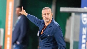 Laurențiu Reghecampf reacționează după derapajul antisemit al fiului său: „Am fost absolut surprins! Nașul lui de botez este cetățean israelian”