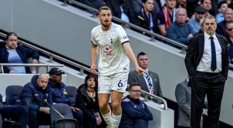 Cât îl mai ignoră Ange Postecoglou pe Radu Drăgușin? Notele pe care le-au luat Romero și Van de Ven, după Liverpool - Tottenham 4-2, un nou meci dezastruos pentru defensiva lui Spurs