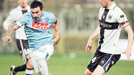 Jucătorii lui Napoli, la mâna femeilor!