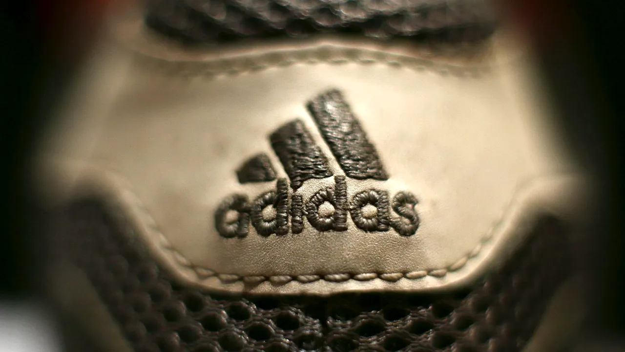 Adidas întrerupe contractul cu IAAF din cauza scandalurilor de dopaj și corupție