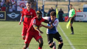 Prima reacție a lui Feussi după ce a aflat că a fost criticat de Mircea Rednic după derby-ul cu Steaua