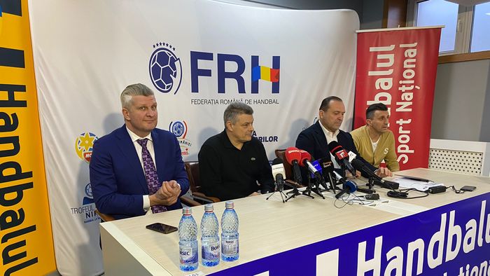 Începe o nouă eră la echipa națională de handbal masculin a României! Noul selecționer a fost prezentat, atipic, alături de predecesorul Xavi Pascual, care continuă în cadrul FRH. „Acesta este adevărul”. VIDEO