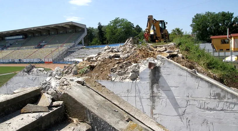 A început demolarea stadionului din Sibiu!** Care e termenul de finalizare, unde se joacă în Liga 1 și ce se face cu betonul și pământul de la vechea construcție
