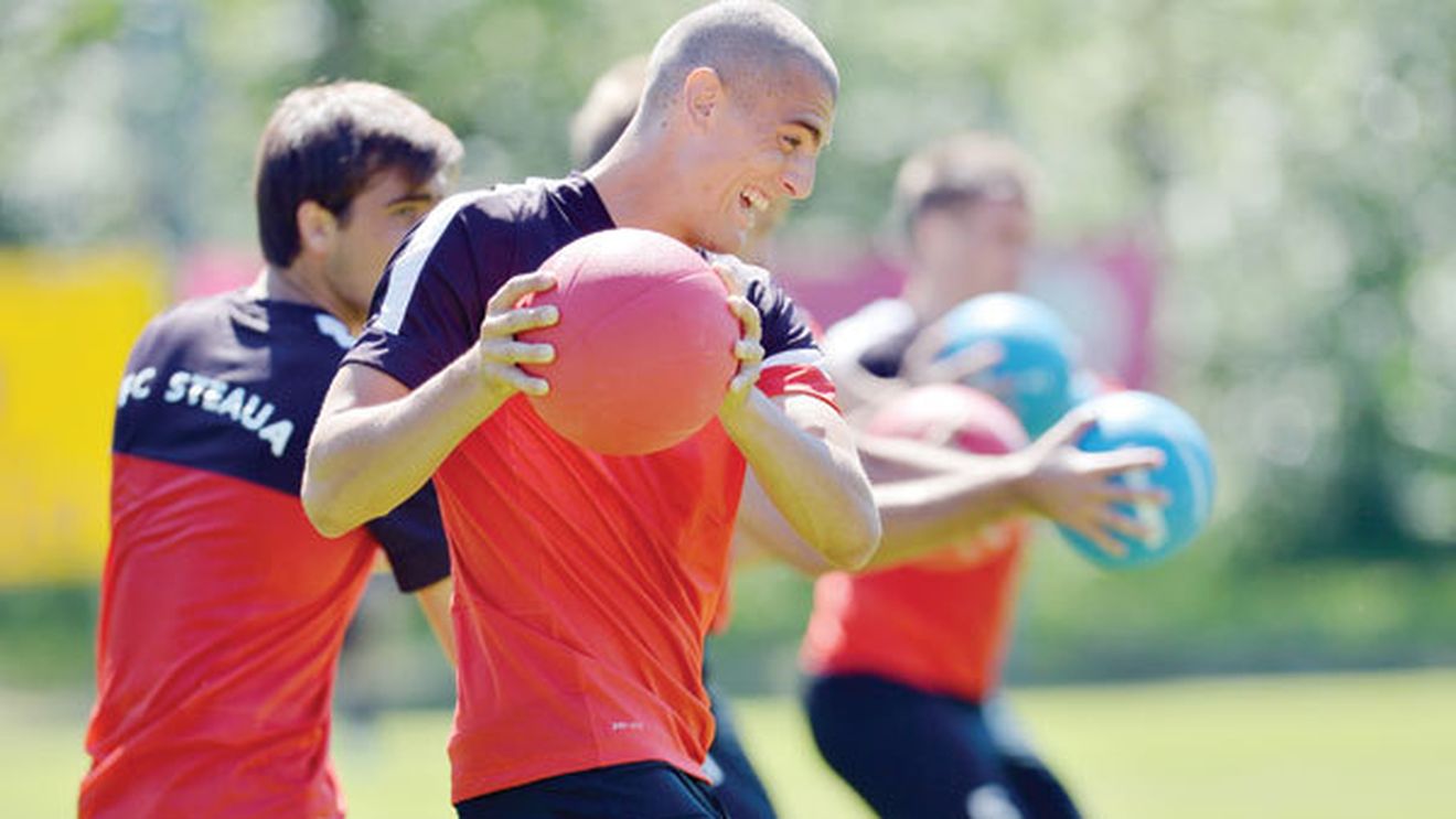 Clipa decontului:** "V-ați făcut de tot râsul, chiar nu aveți pic de jenă?"** Reacția lui Nikolic l-a lăsat fără cuvinte pe Reghe! Ce a urmat după ședința din vestiar: