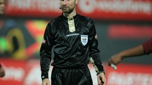 Tudor e ca nou: "Testele au ieșit bine, e apt de arbitraj!"