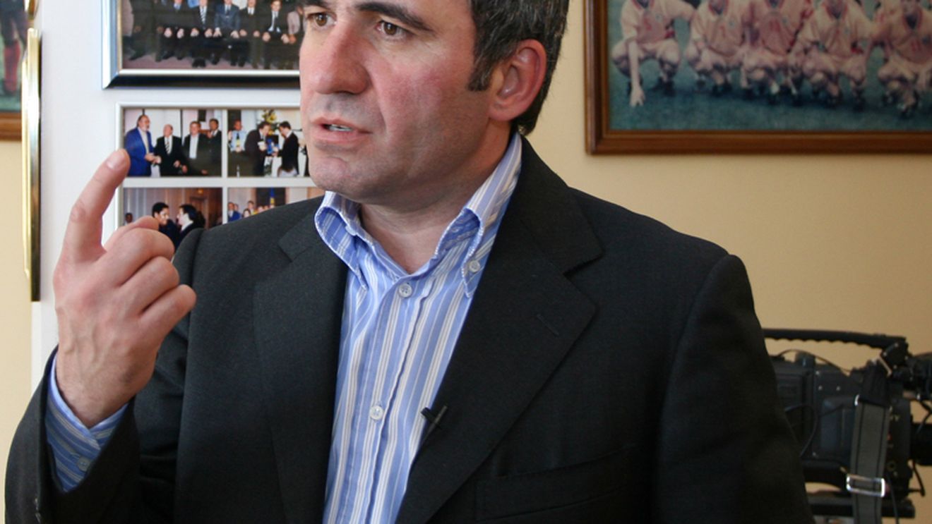 Hagi: "Trofeele câștigate individual dau valoarea unei generații"