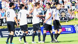 Se cere la națională! Mutu, 'dublă' și 'assist' în ultimul meci al Cesenei!** "A strălucit, a făcut faze de o rară frumusețe!"