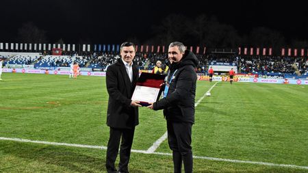 Moldovenii și-au arătat aprecierea pentru Gheorghe Hagi! Ce premiu i-au acordat „Regelui” | FOTO