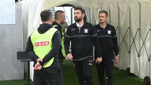 Adrian Mutu este pregătit de sezonul în care trebuie să aducă titlul în Giulești: „Vacanța s-a terminat, începem treaba”