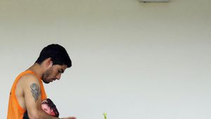 Maradona, de partea lui Luis Suarez. Argentinianul a afișat un mesaj de susținere, în direct la TV: "Gestul lui face parte din joc"