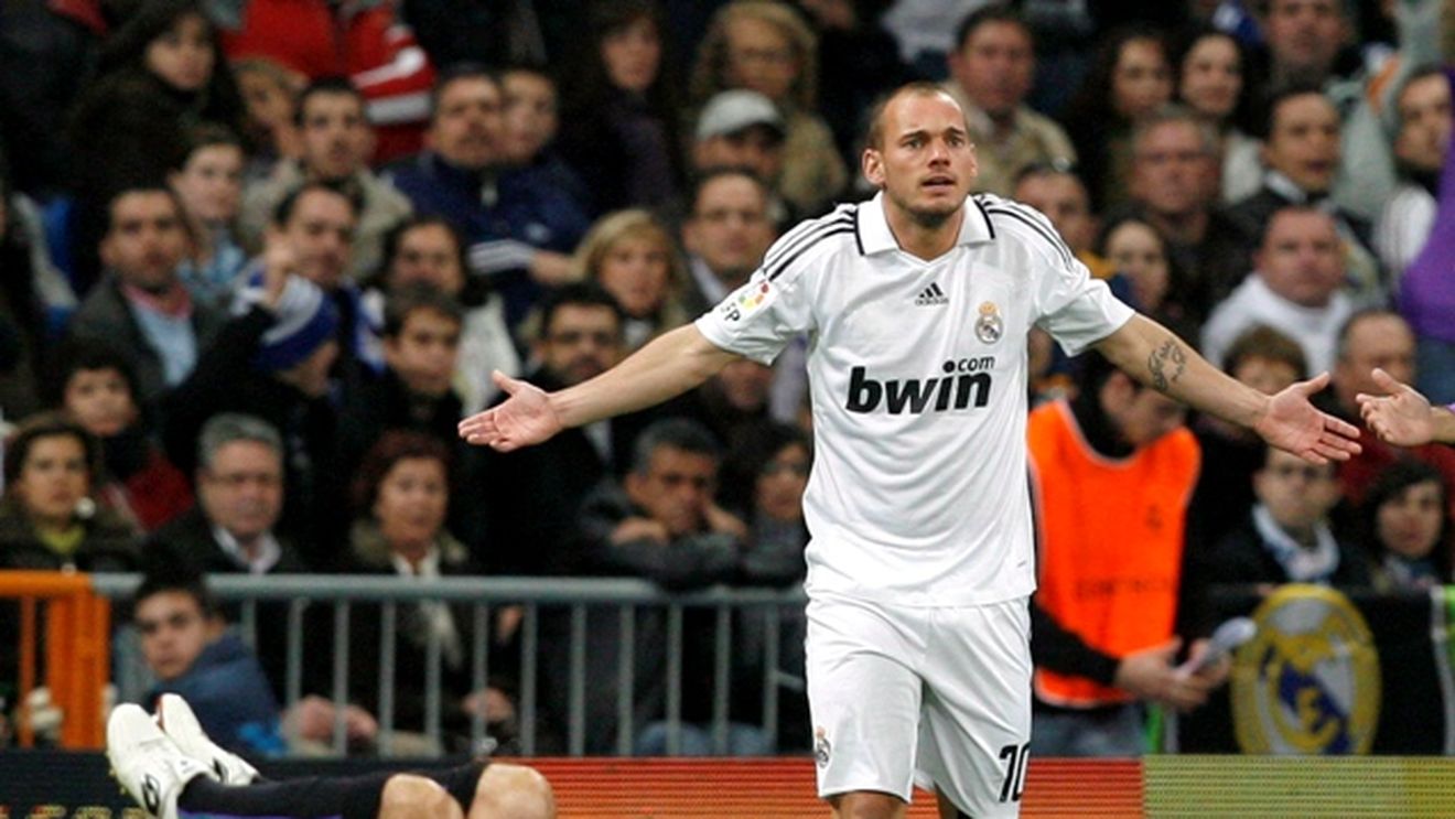 Wesley Sneijder** a semnat cu Inter și e gata de derby!