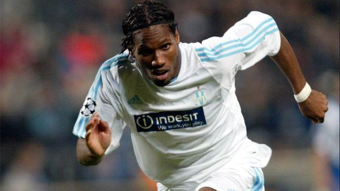 FOTO | Mesaj dur al galeriei lui O.M pentru Drogba: "Nu-ți mai plânge de milă și du-te înapoi în China!"