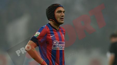 FOTO | Keșeru, pe urmele lui Chivu și Cech.  Atacantul Stelei a început derby-ul cu o cască pe cap, dar a renunțat la ea după 30 de minute