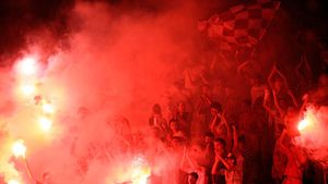 Jucătorii Rapidului, luați în vizor de fani după plecarea lui Sabău:** "Schimbă antrenorii după bunul plac!" Soluția agreată de fani pentru banca tehnică: