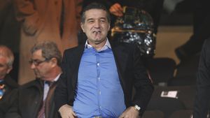 Gigi Becali își face televiziune în clădirea lui Omar Hayssam