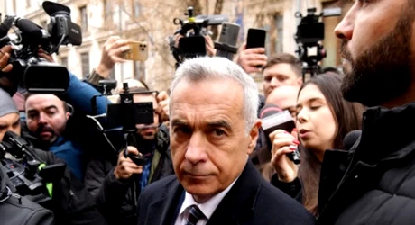 „Elanul tinereții” și concedierile în masă. Ce spune Georgescu despre planul lui Simion de a da afară 500.000 de bugetari