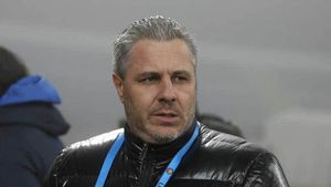 Marius Șumudică, suspendat 6 luni și amendat cu 100.000 de lei pentru pariuri! Astra nu-l dă afară: "Nu ne lepădăm de el!"