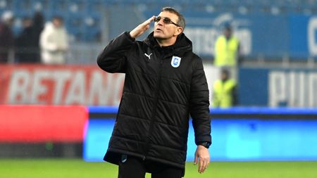 Eugen Neagoe, pus la zid de fanii Universității Craiova: „Jucăm bambilici cu acest antrenor mediocru”