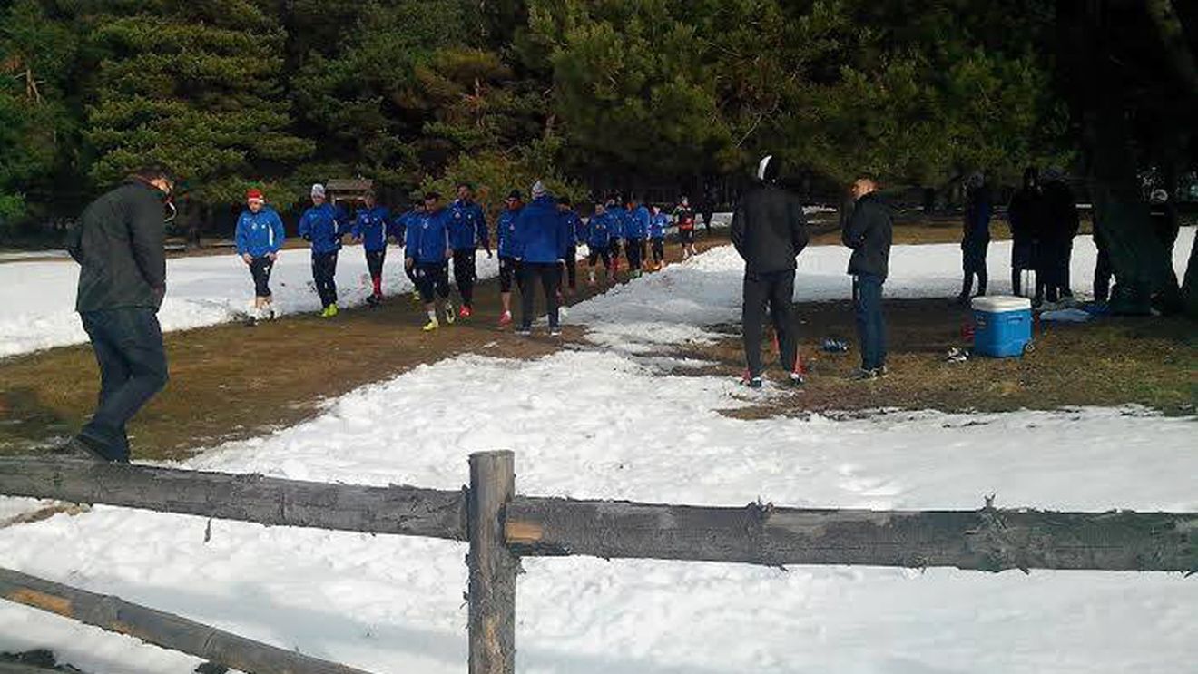 Din zăpada din Poiană, sub soarele din Antalya. Oțelul, cinci amicale în nouă zile