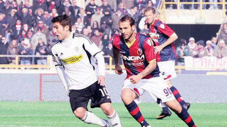 Adrian Mutu și-a reziliat contractul cu Cesena și marți va semna pe doi ani cu echipa franceză:** "Ajaccio, vin!" Vezi detaliile mutării