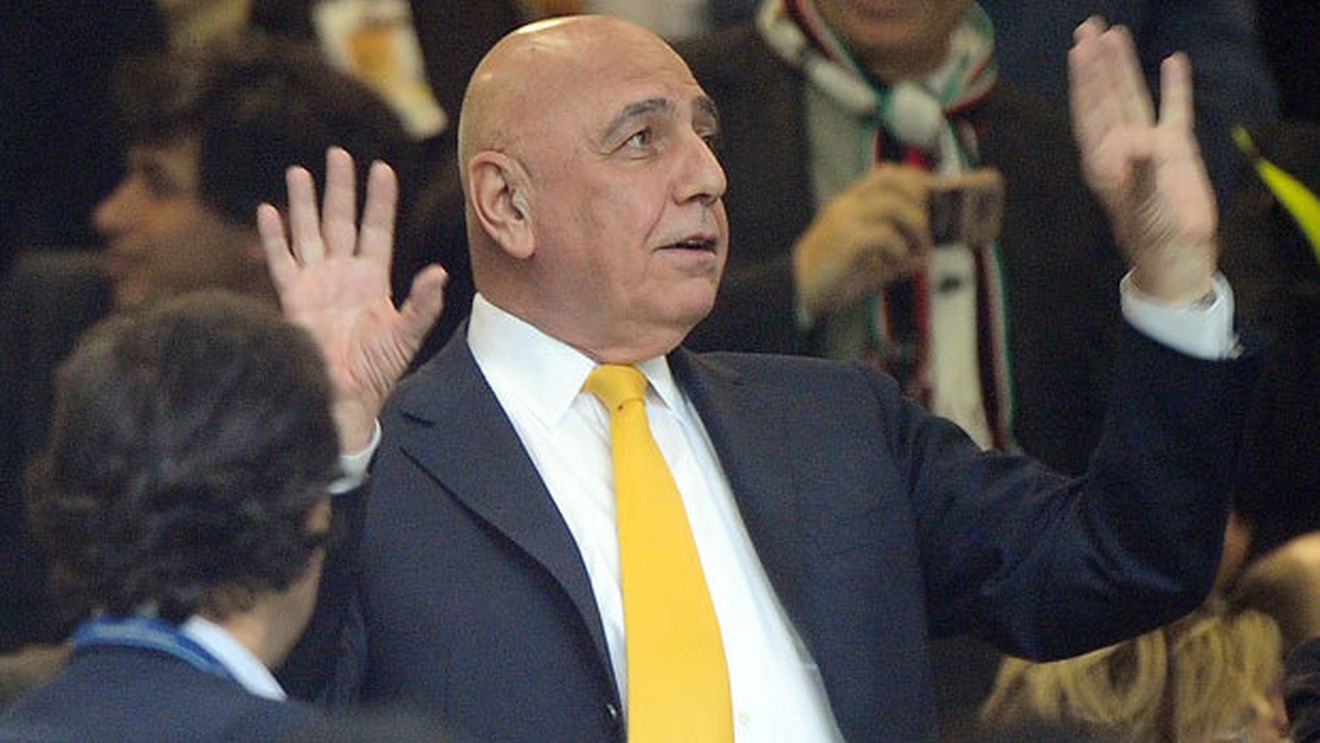 A dat "diavolul" în ei!** Conducerea lui Milan preferă tribune goale decât protestele fanilor: "Nu vă convine?! Atunci luați-vă banii înapoi!"