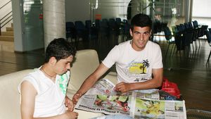 "Copile, stai aici, e un loc lângă mine." Ovidiu Herea și-a amintit "botezul" primit de la Didi Prodan la FC Național: "M-am înroșit instantaneu. Toți băieții erau pe jos de râs în vestiar, nu mai puteau. Dan Petrescu m-a salvat". VIDEO EXCLUSIV