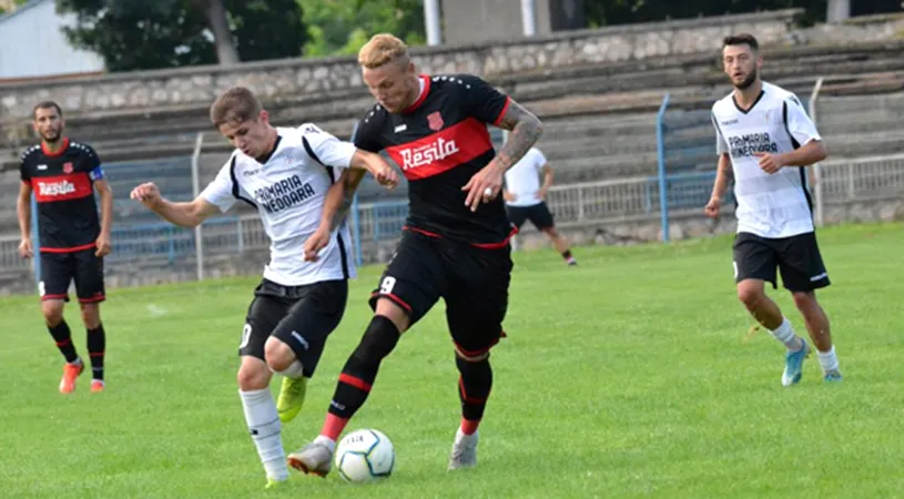 CSM Reșița rămâne fără victorie în meciurile amicale. Echipa din Valea Domanului a făcut doar 1-1 cu CS Hunedoara, dar Alexandru Pelici nu e îngrijorat: ” Avem o stare de oboseală, dar e normală după cantonament”