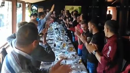 Cine e noul președinte al AFC Rapid: fost jurnalist la Vocea Rusiei și șeful unei formațiuni inspirate de partidul lui Putin, Bogdan Diaconu acuză o conspirație împotriva României | VIDEO Membrii AFC, în picioare, cântându-i politicianului imnul Rapidului