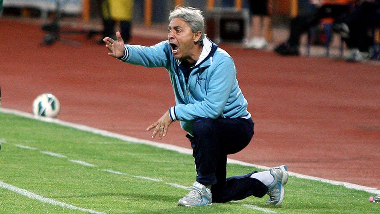 Cîrțu, replică acidă pentru Reghe: "Nu am ce notițe să iau de la el, este antrenor de numai doi ani. Este exaltat"