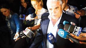 "Dosarul Transferurilor" se rejudecă la Curtea de Apel. Cei opt inculpați au scăpat pentru moment