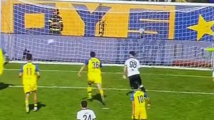 Dennis Man, gol spectaculos pentru Parma! Reușita românului i-a șocat pe spectatori | VIDEO