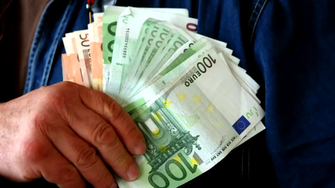 Un milionar spaniol a venit la Bucureşti şi a mers direct în cazinourile de lux. A „topit” 400.000 de euro şi un român l-a ajutat să facă rost de bani: „A pierdut tot”