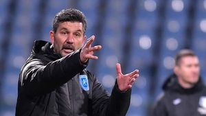 Marinos Ouzounidis și-a făcut praf jucătorii după eșecul cu CFR: „Distrugem tot și nu accept asta! Chiar și când e 10-0, de ce să renunți?”