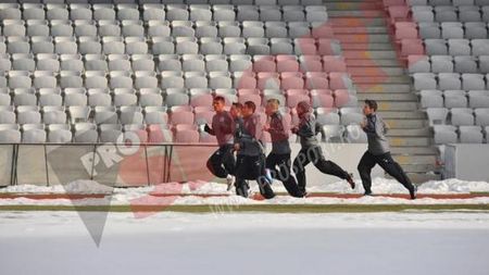 Liga 1, mereu surprinzătoare!** Formația care atacă returul cu 10 jucători care nu au prins până acum decât meciuri la "JUDEȚ"